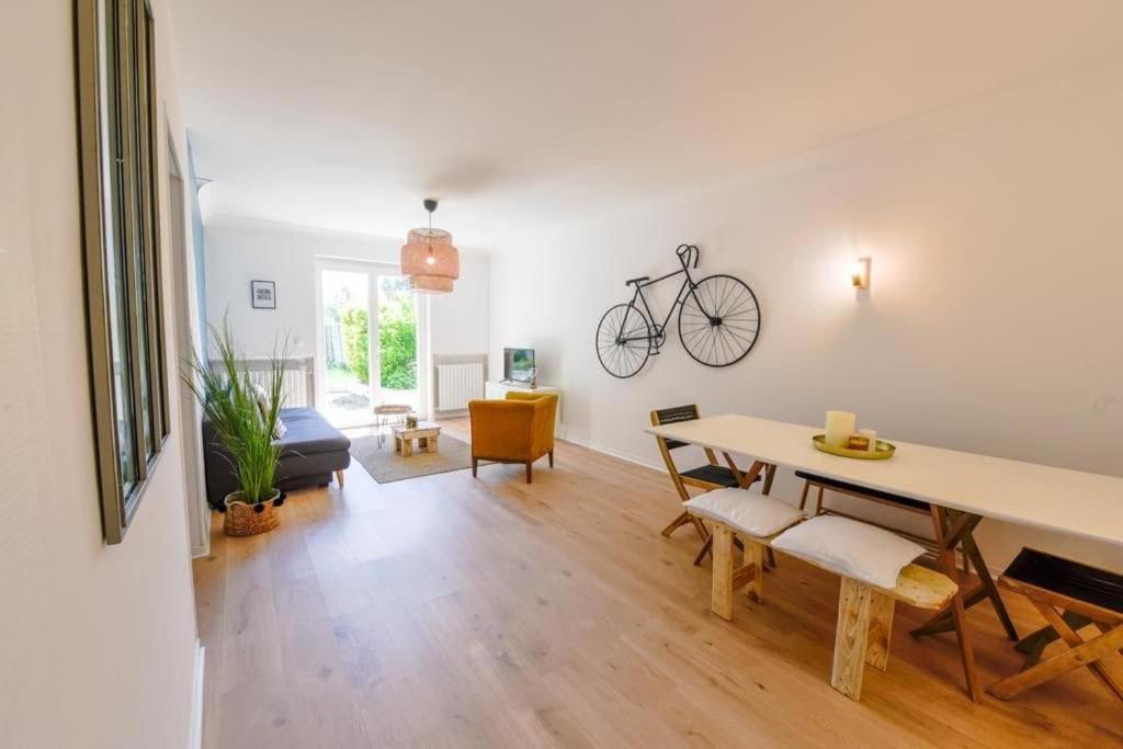 Charmant Logement Plein Pied Au Coeur Du Village 卡斯特尔库里埃尔 外观 照片