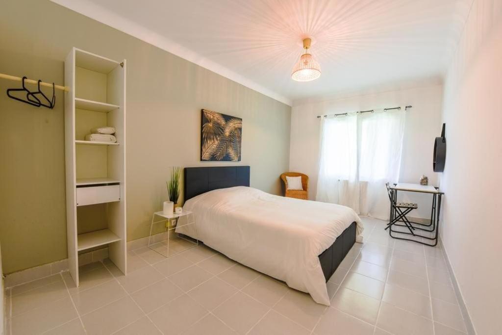 Charmant Logement Plein Pied Au Coeur Du Village 卡斯特尔库里埃尔 外观 照片